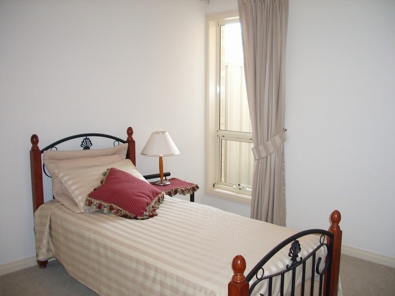 27 Seaview Road, Victor Harbor SA 5211