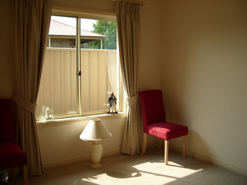 27 Seaview Road, Victor Harbor SA 5211