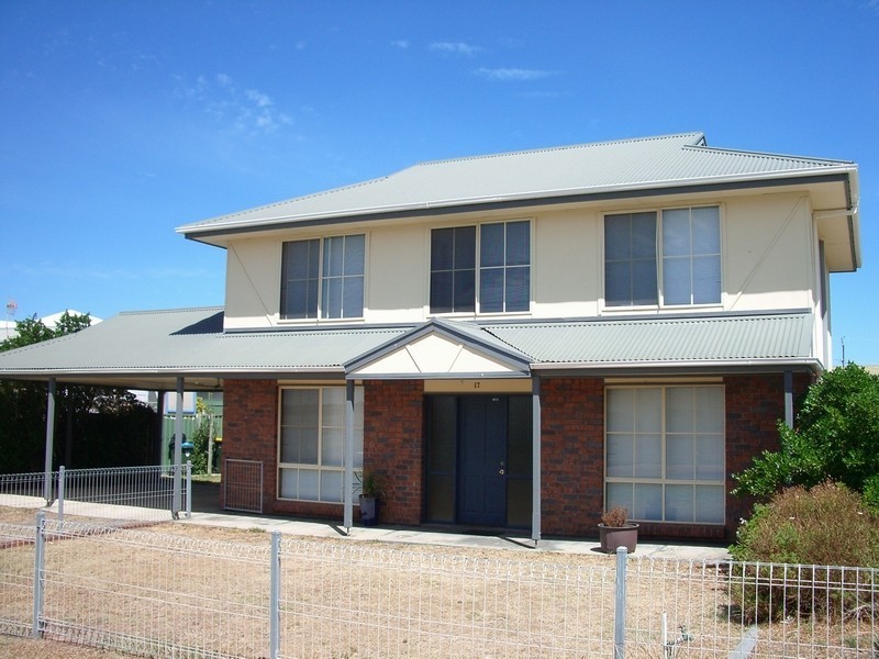 17 Hero Avenue, Middleton SA 5213