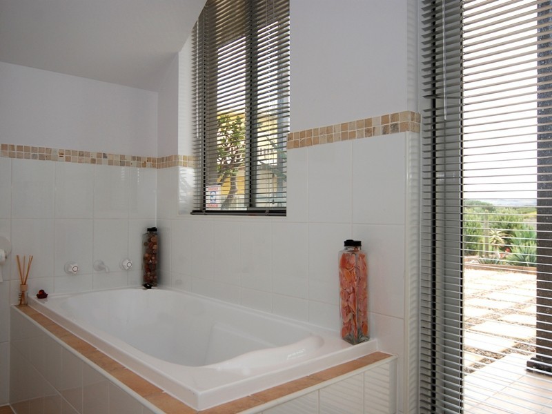 2A Newell Avenue, Middleton SA 5213