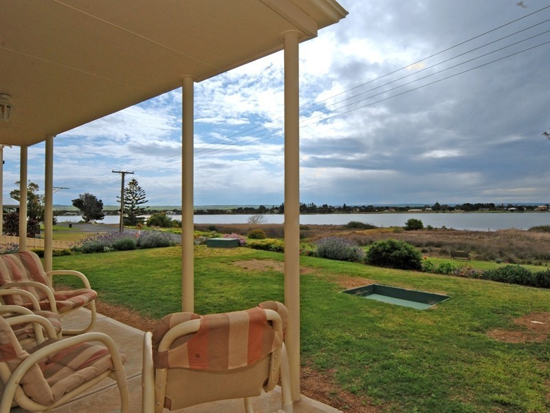 93 Captain Sturt Parade, Hindmarsh Island SA 5214