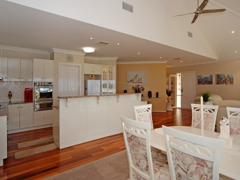 93 Captain Sturt Parade, Hindmarsh Island SA 5214