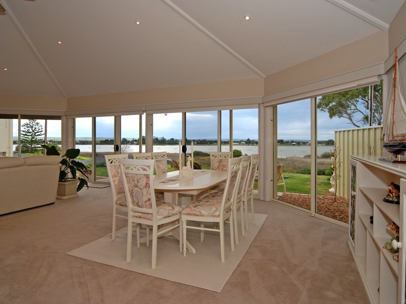 93 Captain Sturt Parade, Hindmarsh Island SA 5214