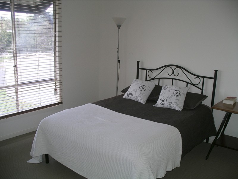 6 Moore Street, Goolwa SA 5214