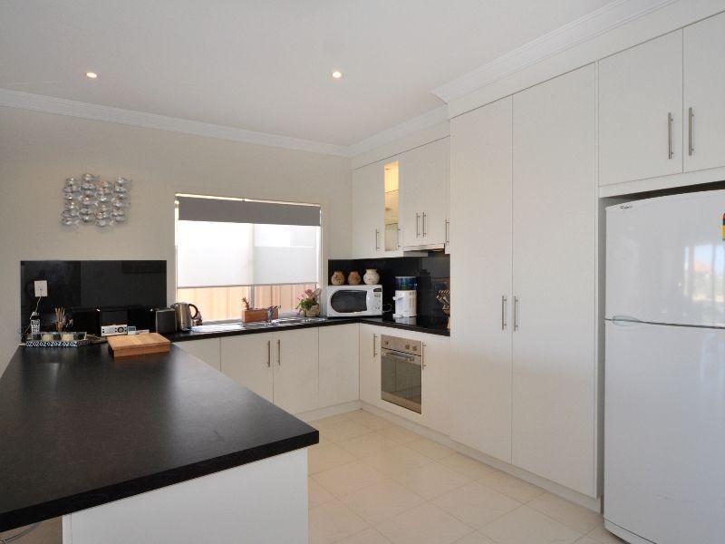 111 Blanche Parade, Hindmarsh Island SA 5214