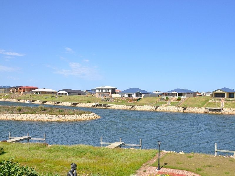 111 Blanche Parade, Hindmarsh Island SA 5214