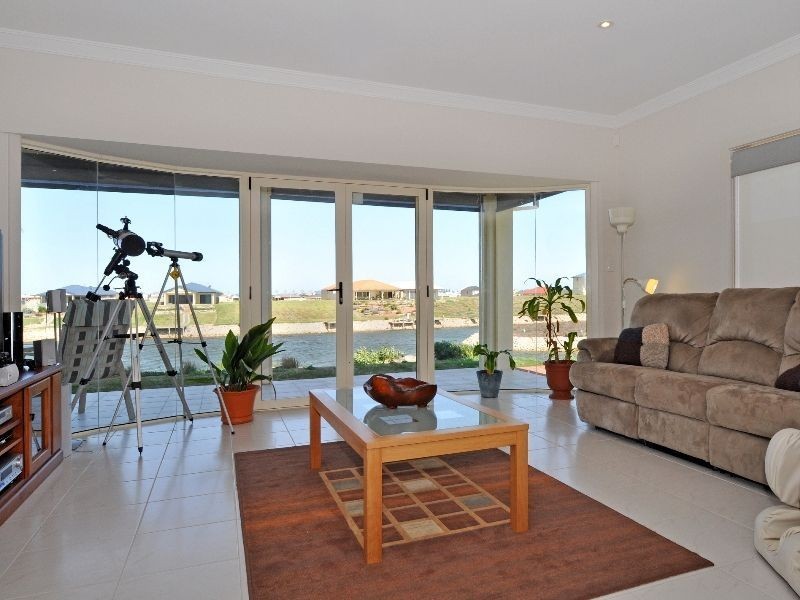 111 Blanche Parade, Hindmarsh Island SA 5214