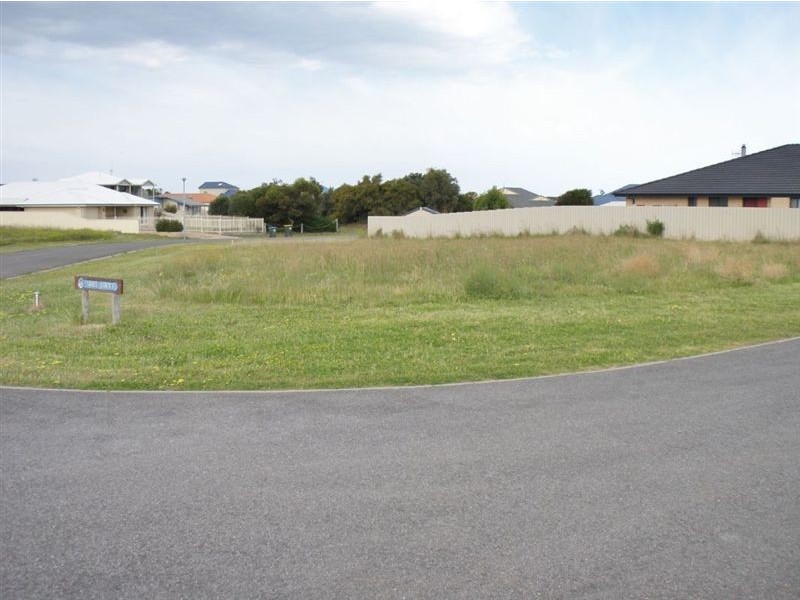 7 Prince Alfred Parade, Hindmarsh Island SA 5214