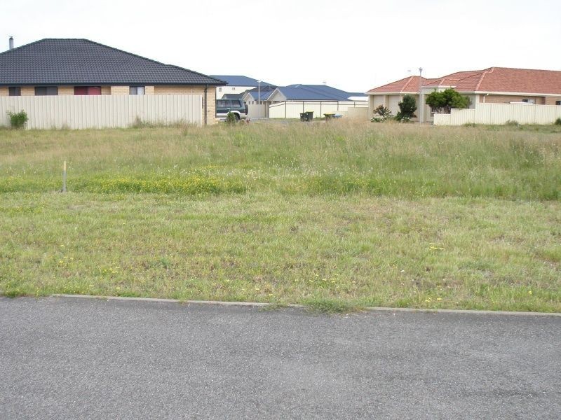 7 Prince Alfred Parade, Hindmarsh Island SA 5214