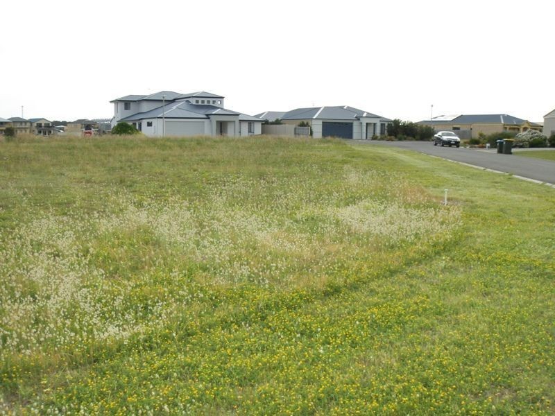 7 Prince Alfred Parade, Hindmarsh Island SA 5214