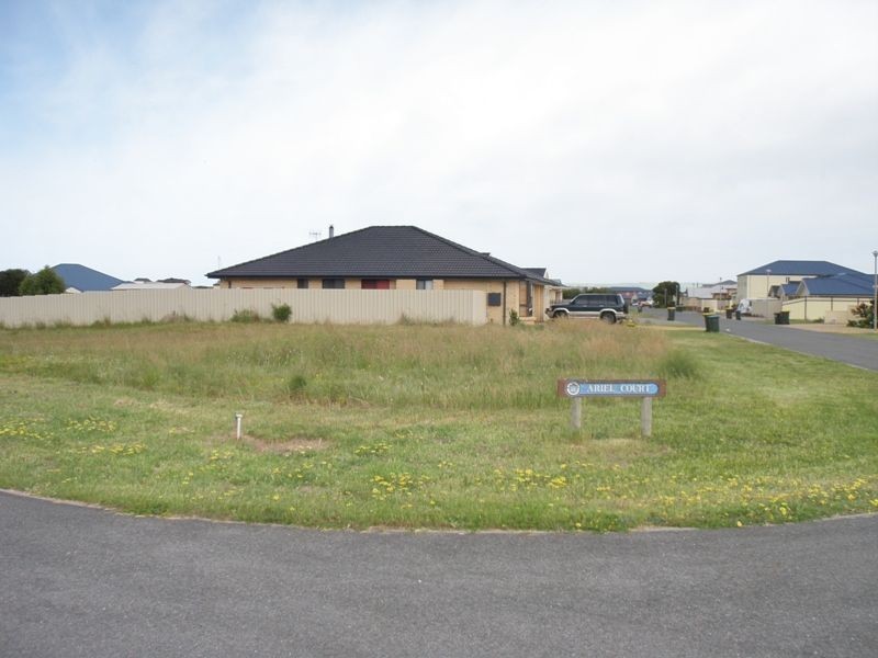 7 Prince Alfred Parade, Hindmarsh Island SA 5214