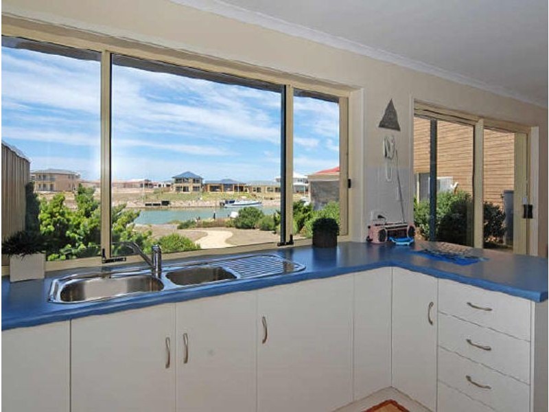 23 Britannia Parade, Hindmarsh Island SA 5214