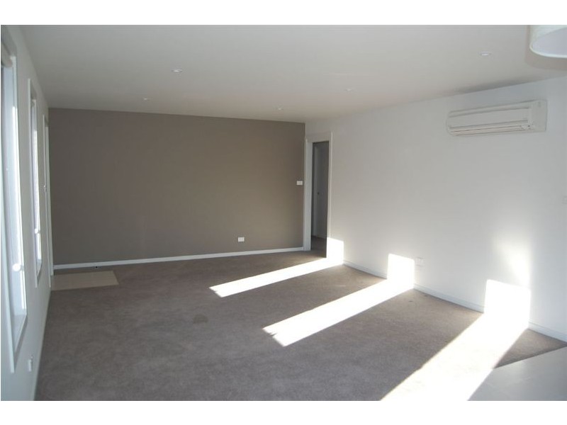 2/38 white street, George Town TAS 7253