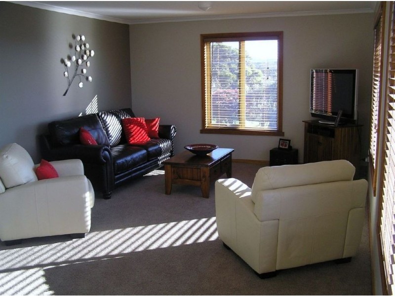 17 White Street, George Town TAS 7253