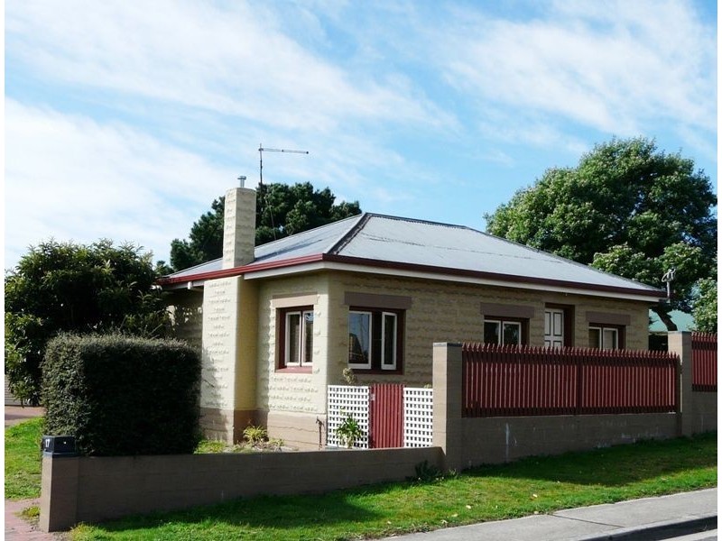 17 Main Road, George Town TAS 7253