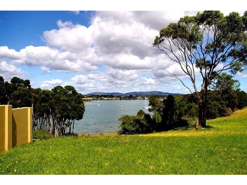 12 Reece Street, George Town TAS 7253