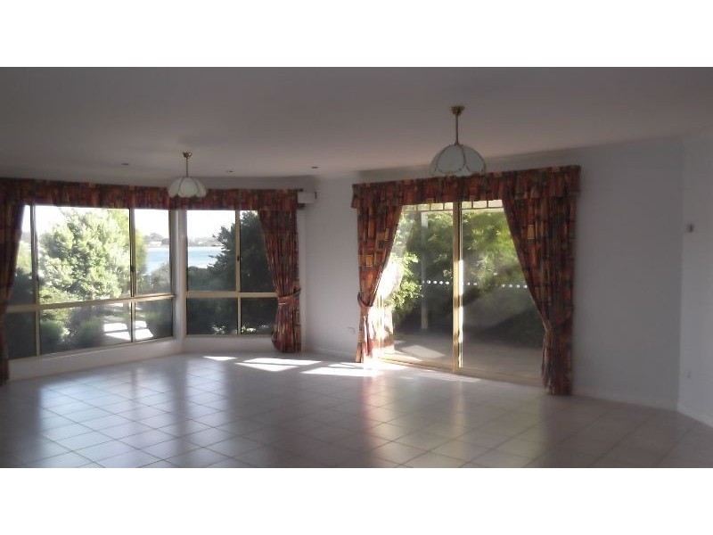 2 Tamar Avenue, George Town TAS 7253