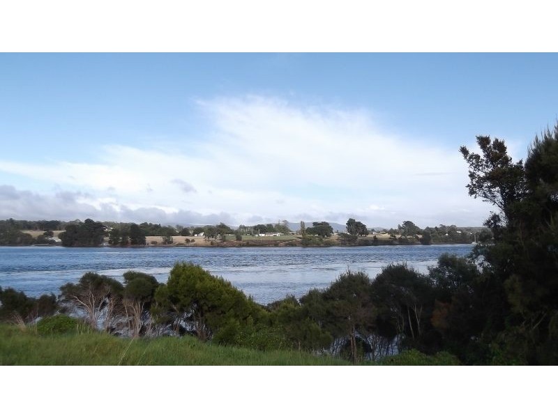 2 Tamar Avenue, George Town TAS 7253