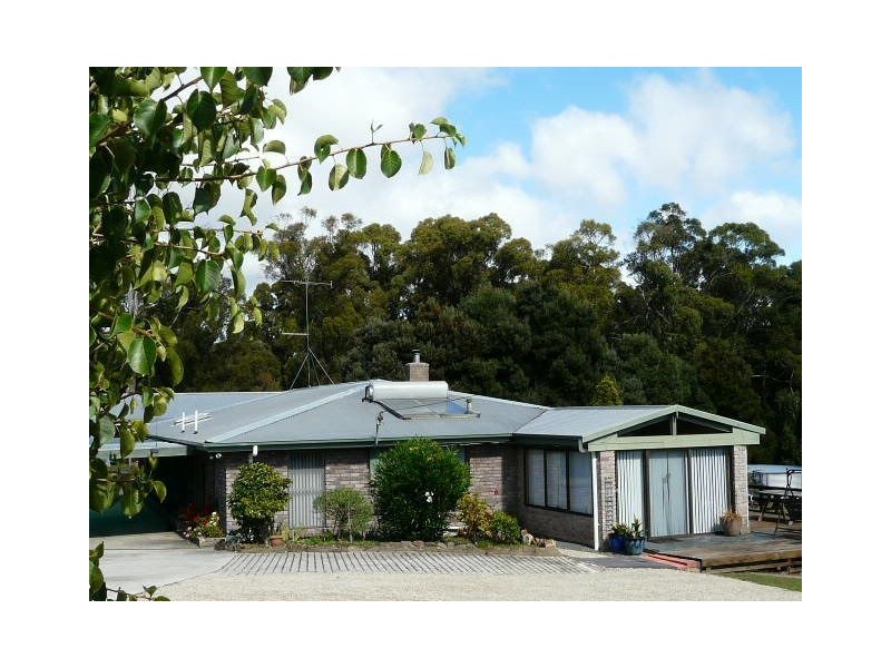 9 Swan Drive, Swan Bay TAS 7252