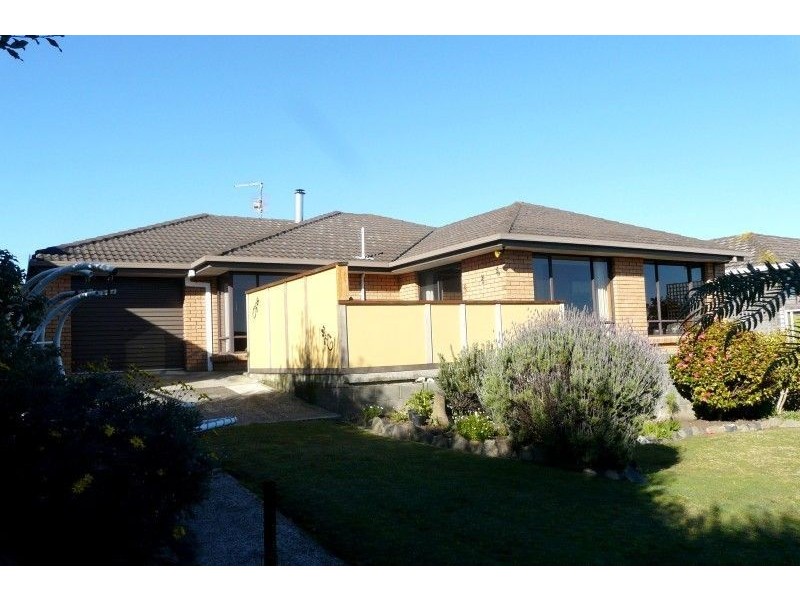 16 Lawrence Street, George Town TAS 7253