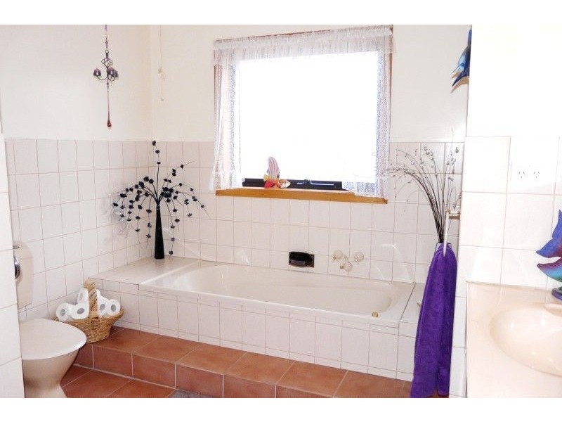 16 Lawrence Street, George Town TAS 7253