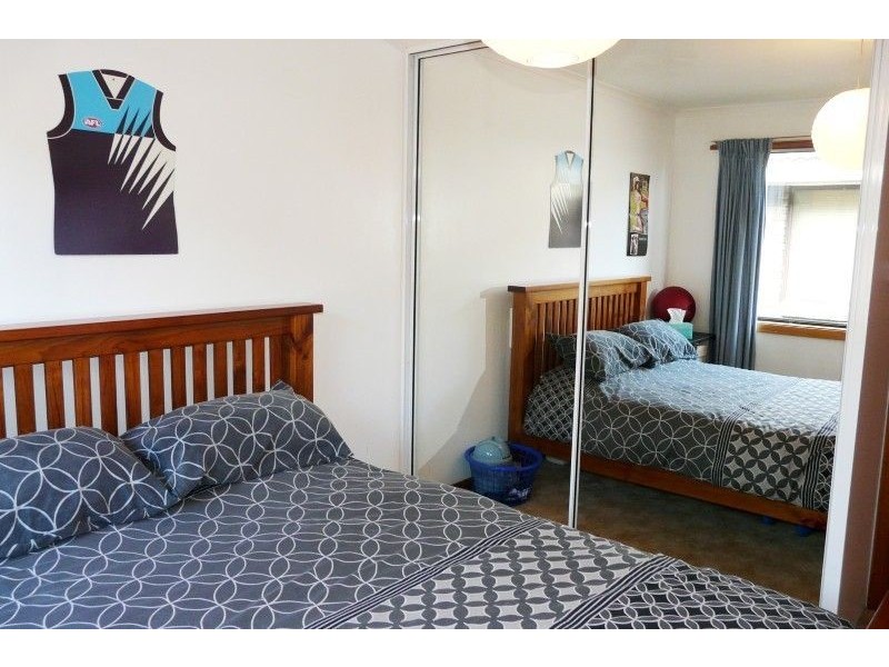 16 Lawrence Street, George Town TAS 7253