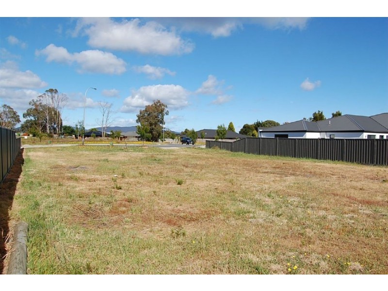 25 Warburton Road, George Town TAS 7253