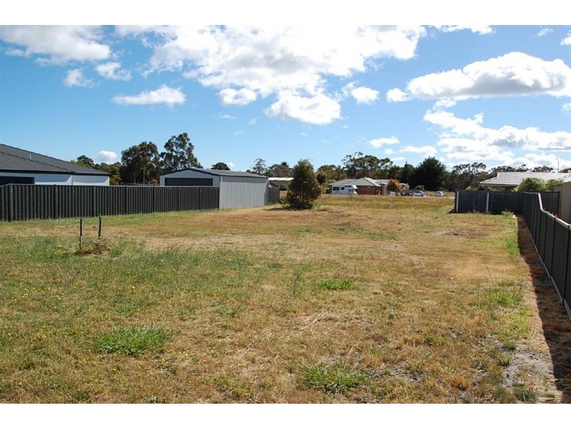 25 Warburton Road, George Town TAS 7253