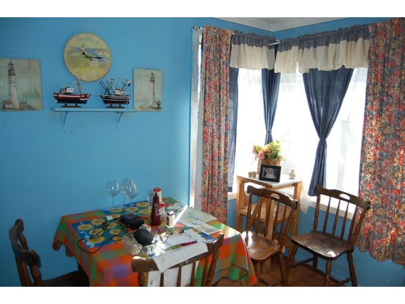 8 Simpson Avenue, George Town TAS 7253