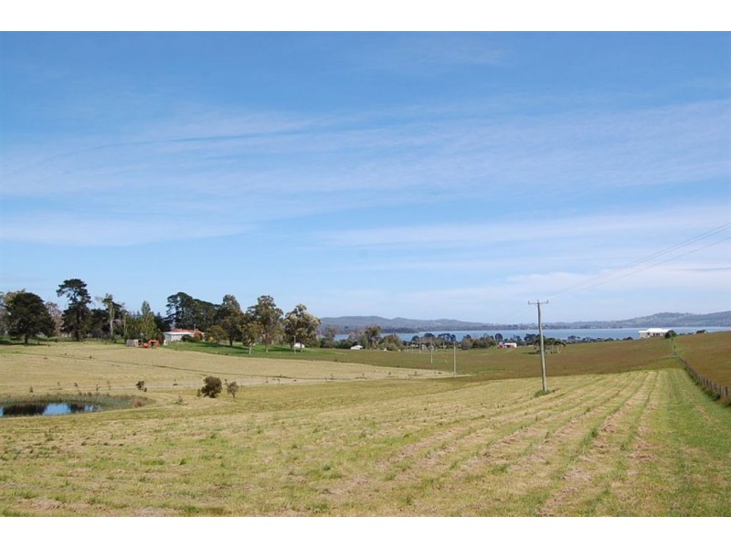 450 Los Angelos Road, Swan Bay TAS 7252