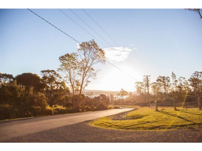 2043 Windermere Road, Swan Bay TAS 7252