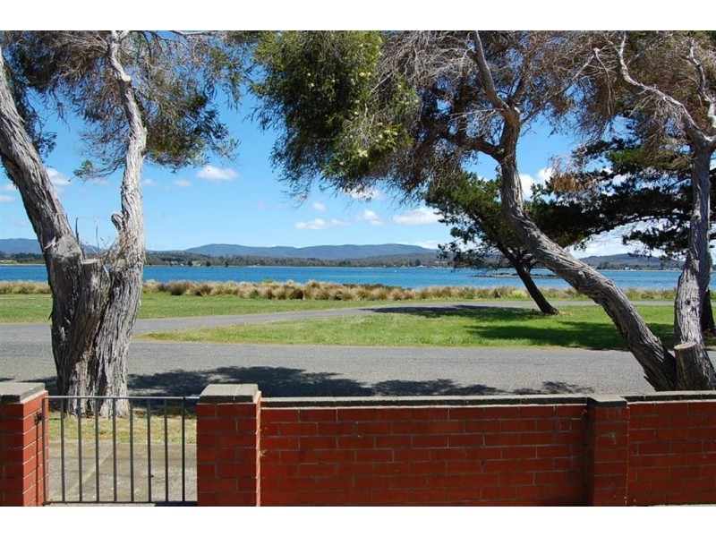 32 Esplanade North, George Town TAS 7253