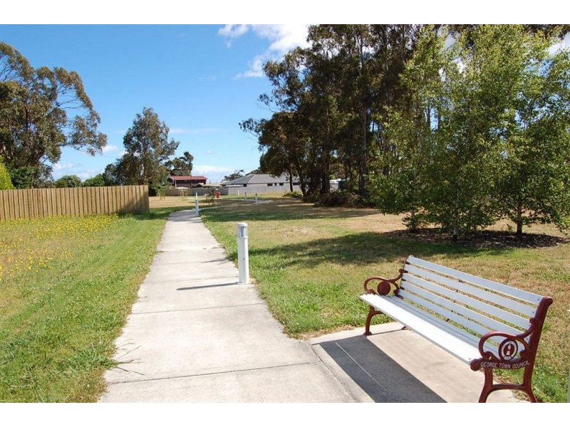 25 Warburton Road, George Town TAS 7253