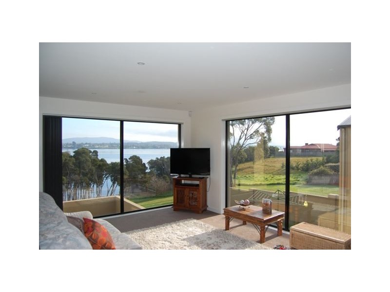 10 Reece Street, George Town TAS 7253