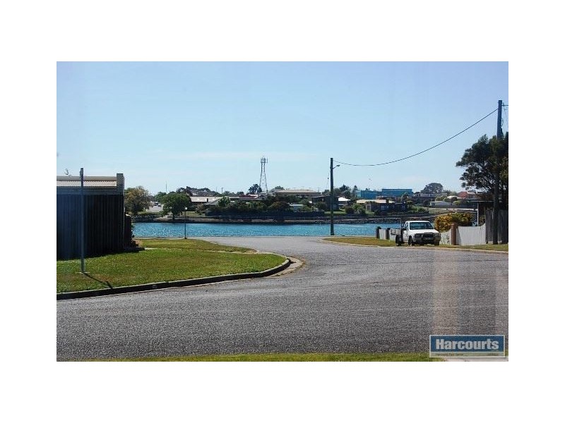 18 Adelaide Street, George Town TAS 7253