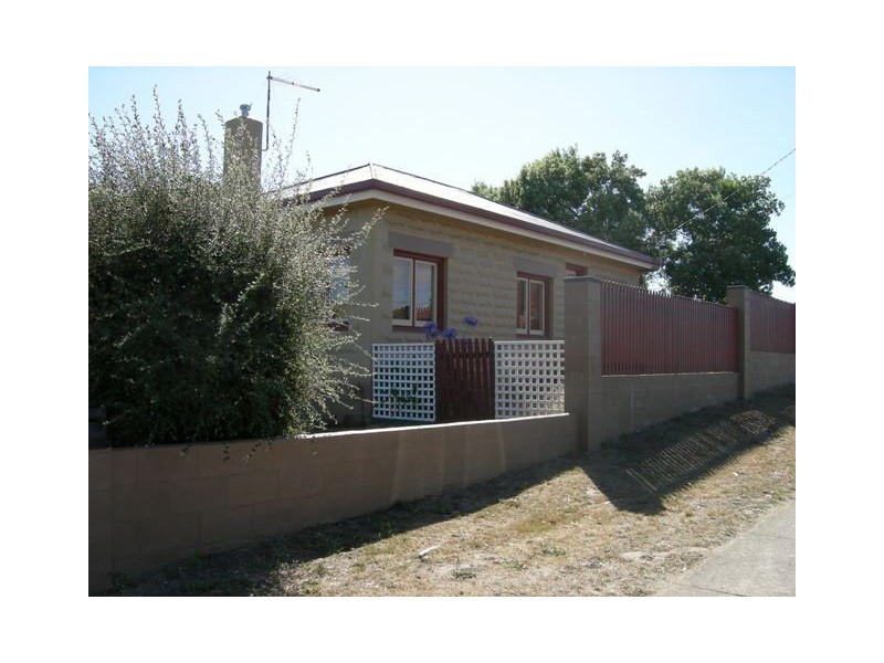 17 Main Road, George Town TAS 7253