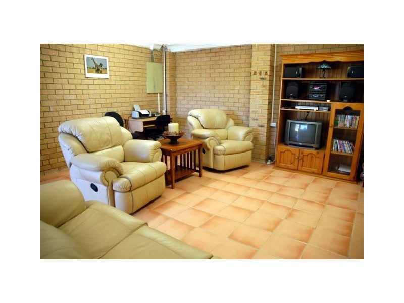 18 Sylvania Street, Wellington Point QLD 4160