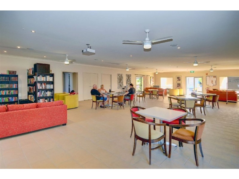 143/2 Grand Parade, Kawana Island QLD 4575