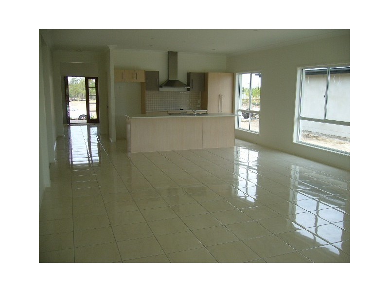 31 Wallaroo Circuit, North Lakes QLD 4509