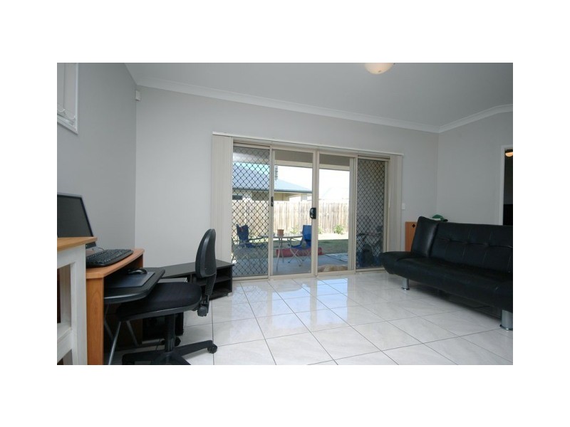 17 Silkpod Court, North Lakes QLD 4509