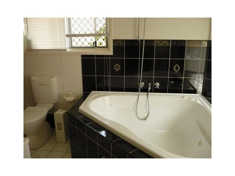 261 Southerden Drive, North Lakes QLD 4509