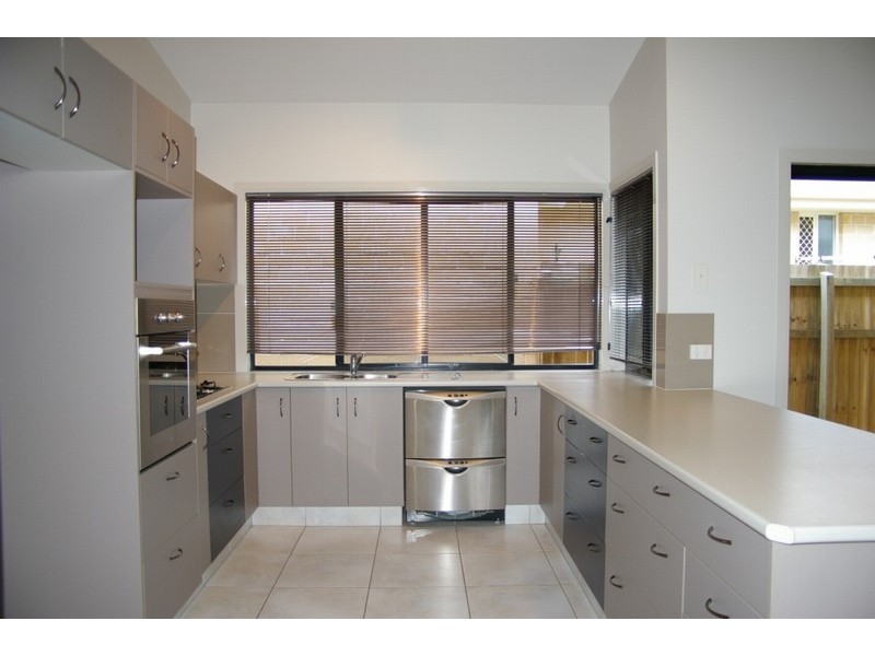 9 Satinash Court, North Lakes QLD 4509