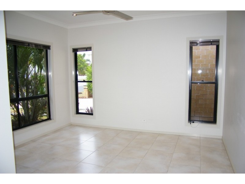 9 Satinash Court, North Lakes QLD 4509