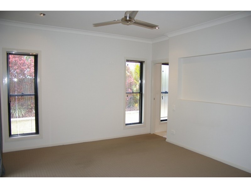 9 Satinash Court, North Lakes QLD 4509