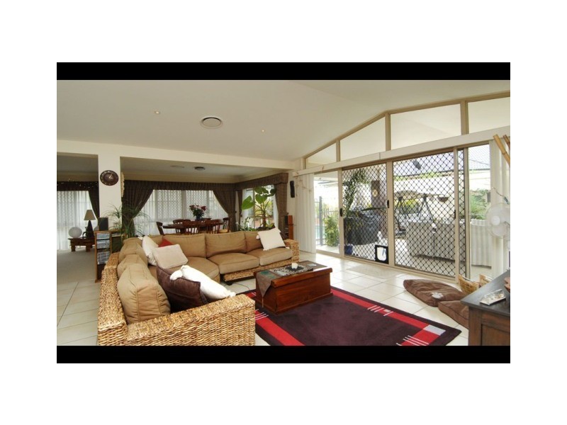 25 Saffron Court, North Lakes QLD 4509