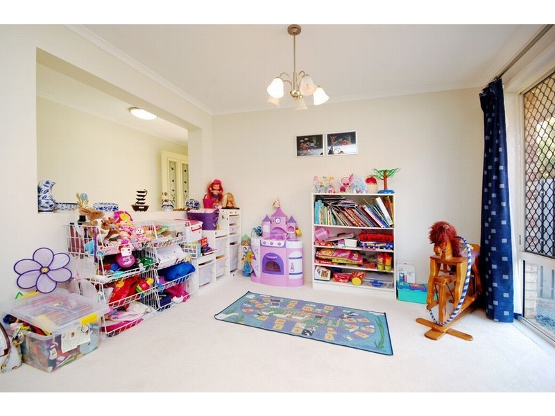 18 Grampion Circuit, North Lakes QLD 4509