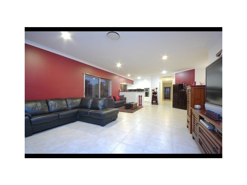 2 Douglas Circuit, North Lakes QLD 4509