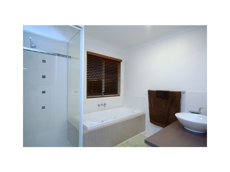 2 Douglas Circuit, North Lakes QLD 4509