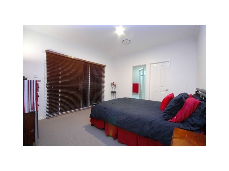 2 Douglas Circuit, North Lakes QLD 4509