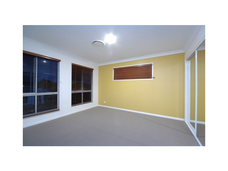 2 Douglas Circuit, North Lakes QLD 4509